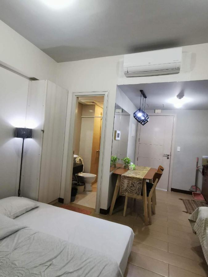 Staycation @150 Newport Pasay Apartment